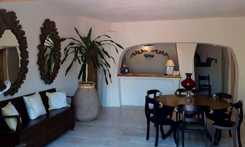 Antica Dimora La Corona San Pantaleo Exterior foto